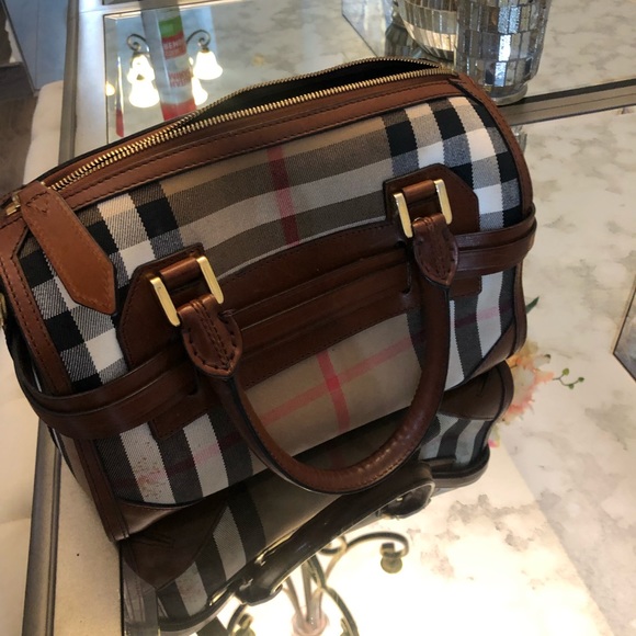 Burberry Bag - Picture 2 of 4